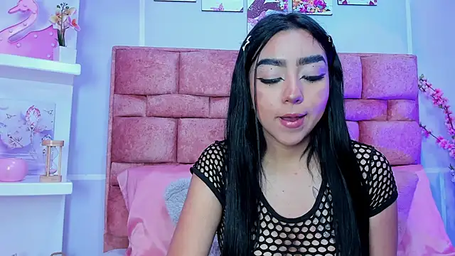 Snapshot of evelyn_noa chatting on 07.18.26 evelyn noa online show from 07.18.26