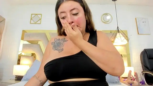 Snapshot of tania_brown01 chatting on 07.18.26 tania brown01 online show from 07.18.26