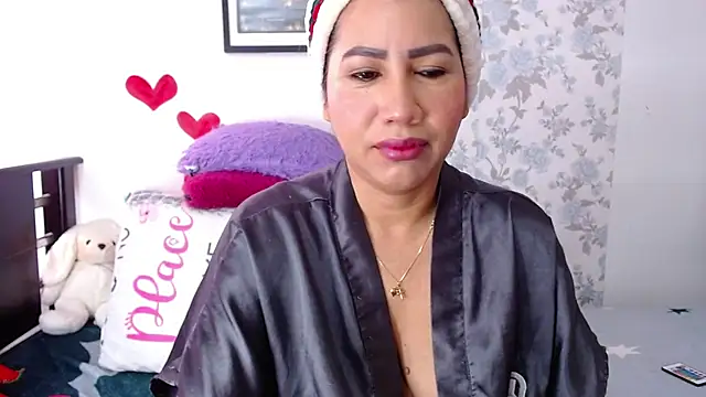 vanessacuter online show from 07.20.26