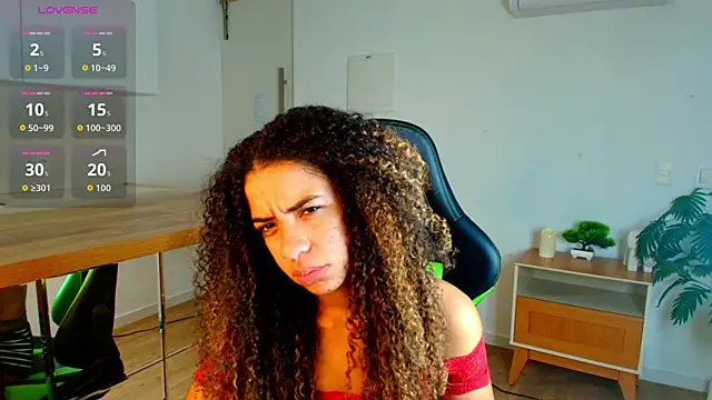 Snapshot of Gina_Glam chatting on 07.27.26 Gina Glam online show from 07.27.26