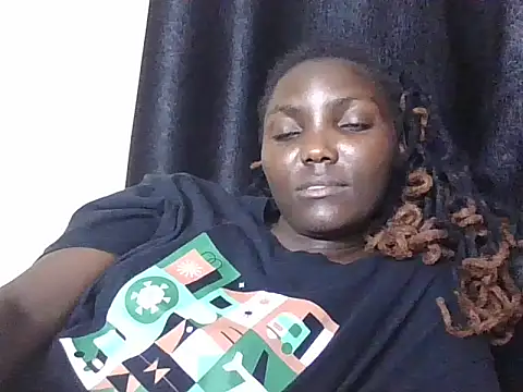 Snapshot of Black_beautygirlll chatting on 07.21.26 Black beautygirlll online show from 07.21.26