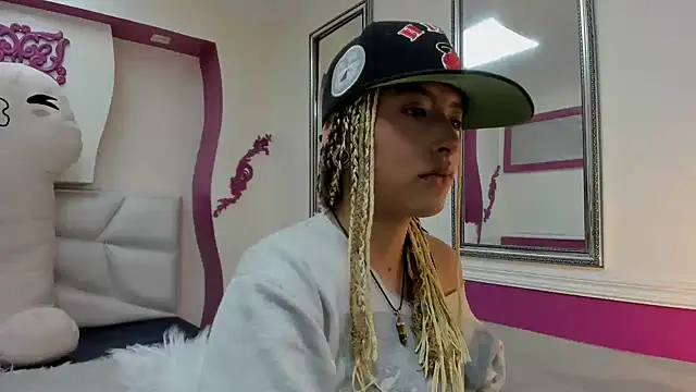 Sophie Time online show from 08.04.26