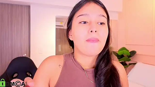 Snapshot of BELLA_GAITAN_ chatting on 07.16.26 BELLA GAITAN online show from 07.16.26