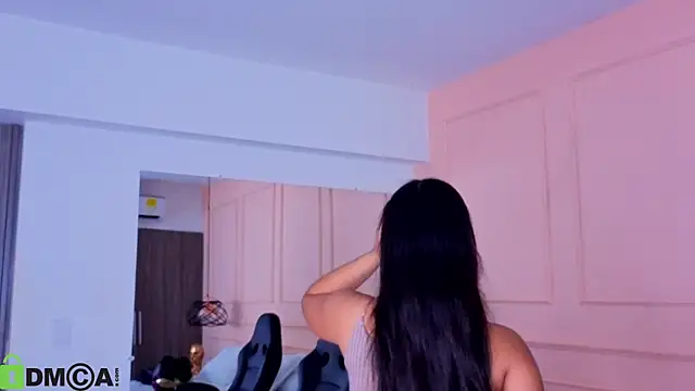 Snapshot of BELLA_GAITAN_ chatting on 07.21.26 BELLA GAITAN online show from 07.21.26