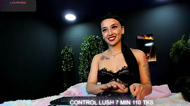 Snapshot of Scarlett__Moon2 chatting on 07.28.26 Scarlett Moon2 online show from 07.28.26
