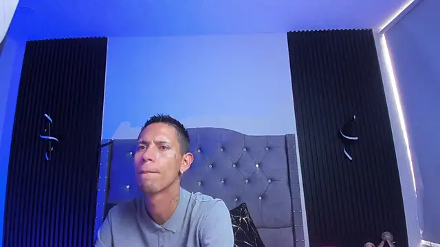 Snapshot of Jason_Issabella chatting on 07.25.26 Jason Issabella online show from 07.25.26