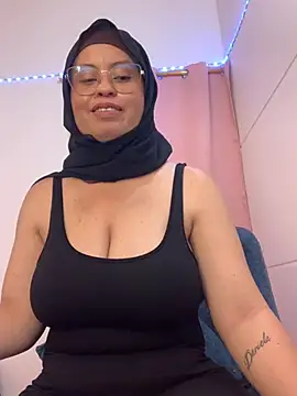 Amira-sult online show from 07.19.26