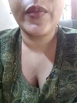 Snapshot of arushi9490 chatting on 07.15.26 arushi9490 online show from 07.15.26