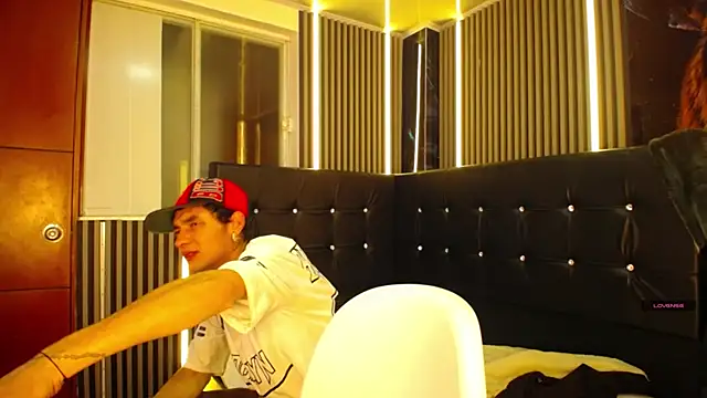Snapshot of royalsexxx_ chatting on 07.19.26 royalsexxx online show from 07.19.26