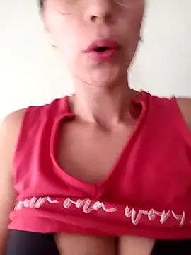Snapshot of roxy_soe chatting on 07.18.26 roxy soe online show from 07.18.26