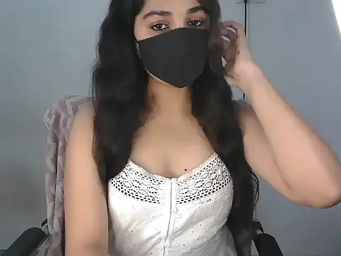 Snapshot of Naughty_Meena chatting on 07.24.26 Naughty Meena online show from 07.24.26
