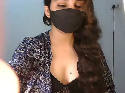 Snapshot of Naughty_Meena chatting on 07.28.26 Naughty Meena online show from 07.28.26