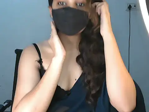 Snapshot of Naughty_Meena chatting on 07.28.26 Naughty Meena online show from 07.28.26