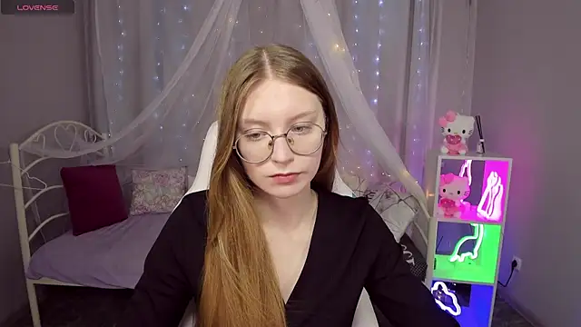 Snapshot of MaryVance chatting on 07.11.26 MaryVance online show from 07.11.26