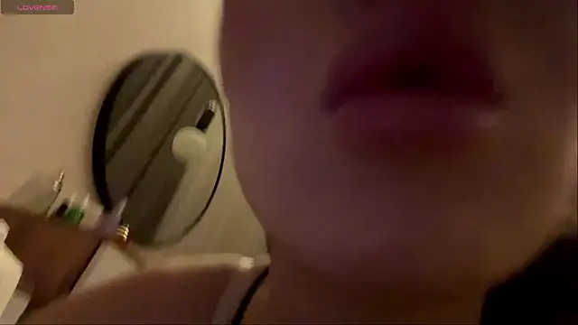 Snapshot of BeatrizSirk chatting on 07.21.26 BeatrizSirk online show from 07.21.26
