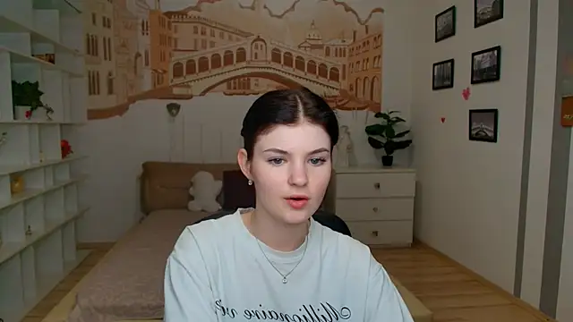 Snapshot of AnnaYount chatting on 07.13.26 AnnaYount online show from 07.13.26