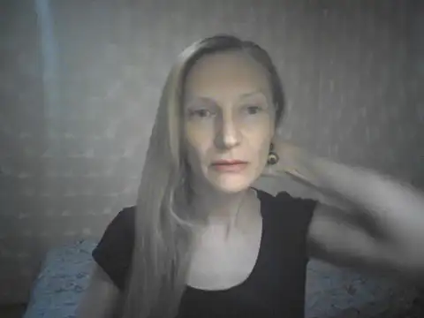 Snapshot of LunaBelle2 chatting on 07.24.26 LunaBelle2 online show from 07.24.26