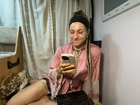Snapshot of Mathilda-Bloom chatting on 07.20.26 Mathilda-Bloom online show from 07.20.26