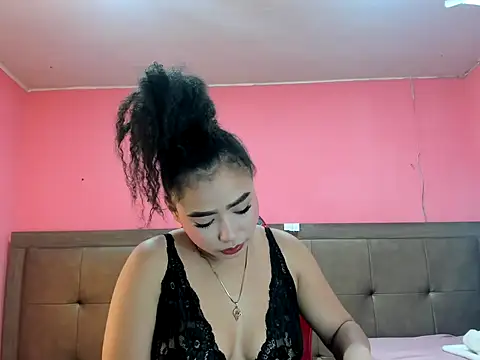 Snapshot of Naomi_Moon_ chatting on 07.29.26 Naomi Moon online show from 07.29.26