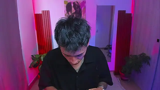 axcel-smith online show from 07.20.26