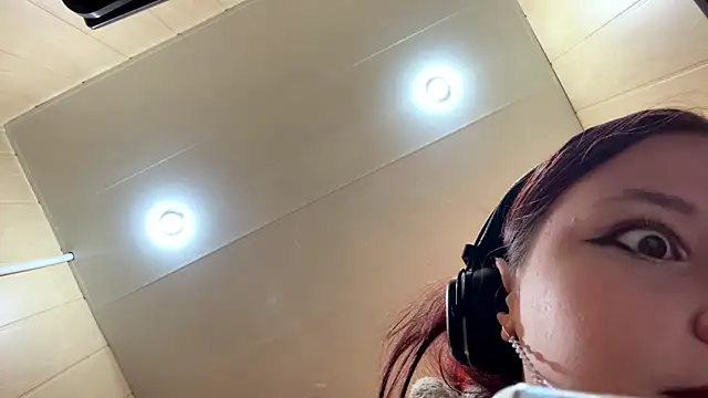SuzanMoote online show from 07.17.26