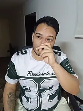 Snapshot of Alejandro_db chatting on 07.17.26 Alejandro db online show from 07.17.26
