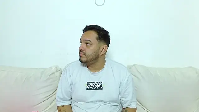 Snapshot of Alejandro_db chatting on 07.25.26 Alejandro db online show from 07.25.26