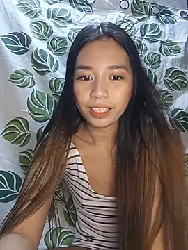 Snapshot of kylieathena chatting on 07.24.26 kylieathena online show from 07.24.26