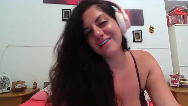 Snapshot of EmilySweetRed chatting on 07.28.26 EmilySweetRed online show from 07.28.26