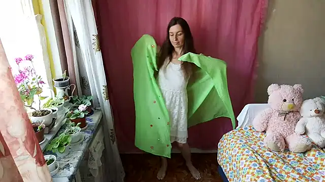 Snapshot of GoddessThumbelina chatting on 07.26.26 GoddessThumbelina online show from 07.26.26