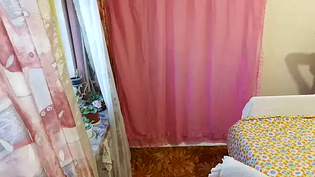 Snapshot of GoddessThumbelina chatting on 07.30.26 GoddessThumbelina online show from 07.30.26