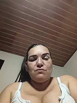 Snapshot of Zuleyka_47 chatting on 07.17.26 Zuleyka 47 online show from 07.17.26