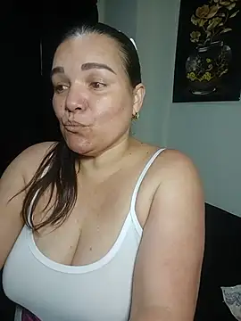 Snapshot of Zuleyka_47 chatting on 07.28.26 Zuleyka 47 online show from 07.28.26