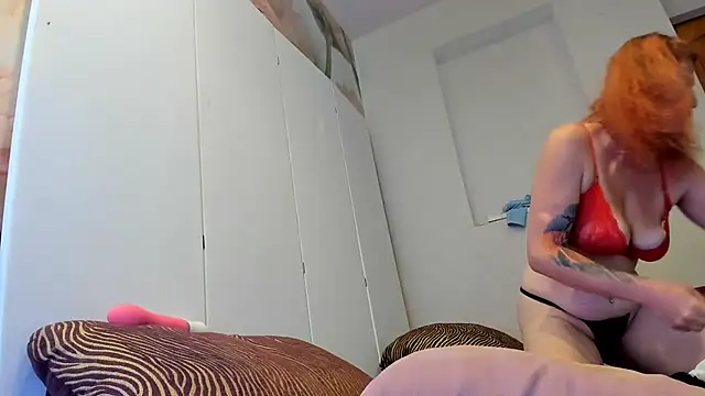 Snapshot of RosyFoxy chatting on 07.30.26 RosyFoxy online show from 07.30.26