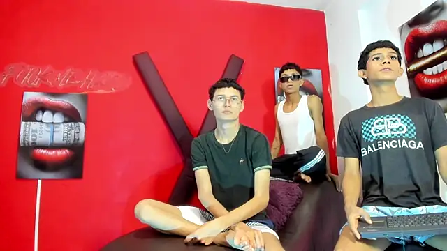 PRETTY LOVERS1 online show from 07.11.26