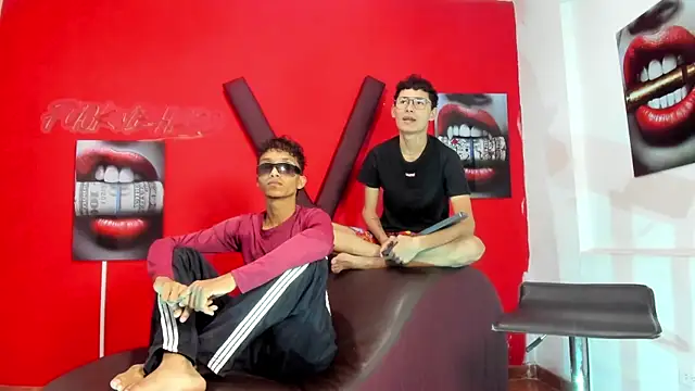 PRETTY LOVERS1 online show from 07.16.26