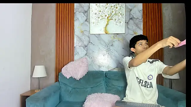 PRETTY LOVERS1 online show from 07.21.26