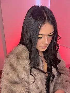 Snapshot of sofiaqueen__ chatting on 07.17.26 sofiaqueen online show from 07.17.26
