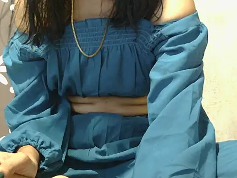 Snapshot of DesiQueenLive chatting on 07.27.26 DesiQueenLive online show from 07.27.26