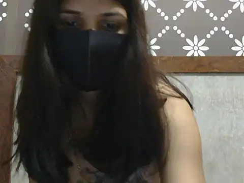 Snapshot of DesiQueenLive chatting on 07.28.26 DesiQueenLive online show from 07.28.26