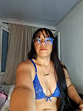 Snapshot of atziryy_diamond chatting on 07.17.26 atziryy diamond online show from 07.17.26