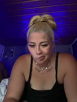 Snapshot of LeonundLisaxxx chatting on 07.20.26 LeonundLisaxxx online show from 07.20.26