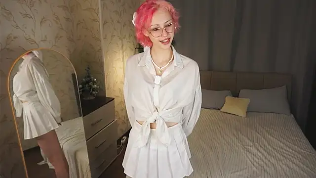 Snapshot of ErmelindaRottner chatting on 07.24.26 ErmelindaRottner online show from 07.24.26