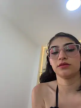 Snapshot of LunaBloon chatting on 07.17.26 LunaBloon online show from 07.17.26