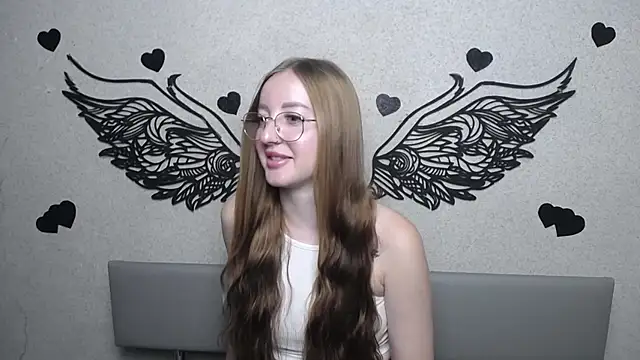 Snapshot of AnnaMills chatting on 07.13.26 AnnaMills online show from 07.13.26