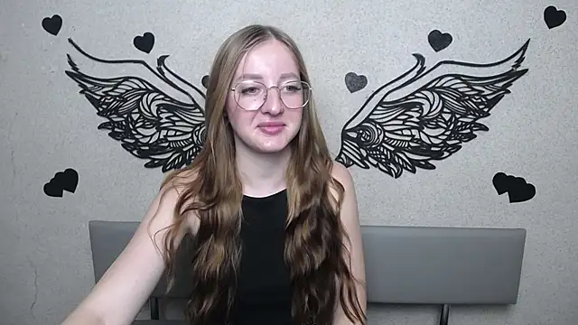 Snapshot of AnnaMills chatting on 07.24.26 AnnaMills online show from 07.24.26