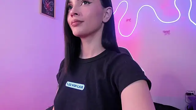 Snapshot of CarolineEvanss_11 chatting on 07.23.26 CarolineEvanss 11 online show from 07.23.26