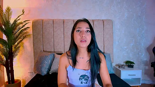 Snapshot of Lia-Turner chatting on 07.22.26 Lia-Turner online show from 07.22.26