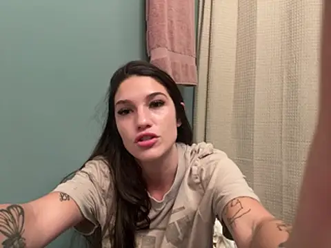 Snapshot of prettygirll00 chatting on 07.12.26 prettygirll00 online show from 07.12.26