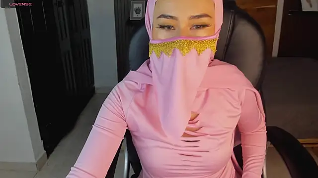 Safiya   online show from 07.10.26